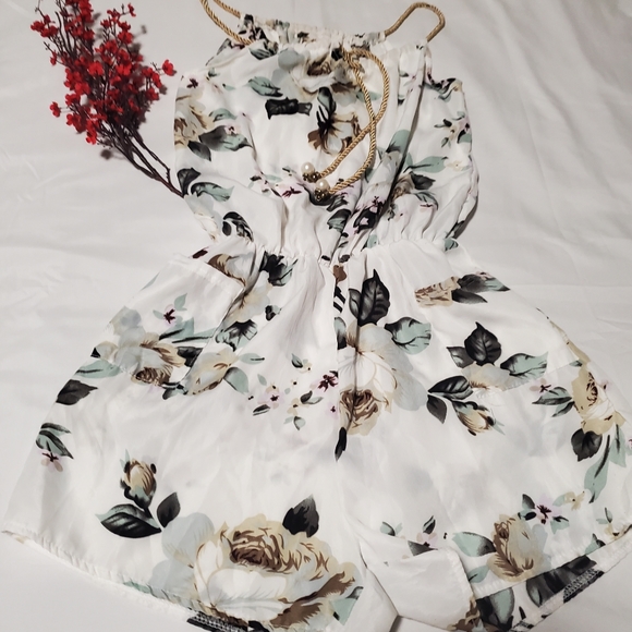 🔥ELEGANT ROMPER - Picture 2 of 5